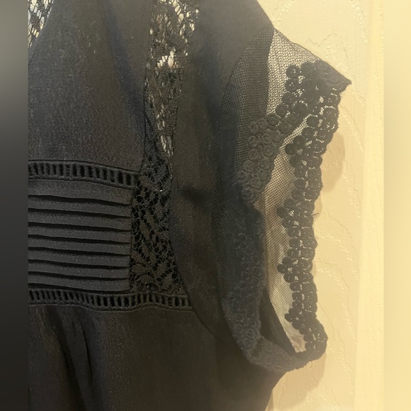 Daniel Rainn Becru Lace Detail Blouse - Picture 4 of 12